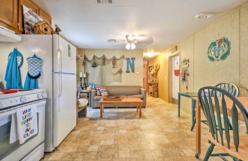 Wetumpka House | Inviting Home on Jordan Lake with Shared Dock & Spa