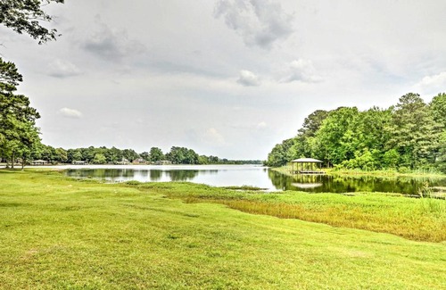 Wetumpka House | Pet-Friendly Retreat on Jordan Lake with Dock Access