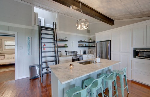 Dogwood Cottage | Lakefront Retreat on Bob Sandlin with Private Dock & Pool