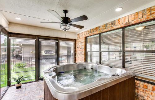 Granbury House | Inviting Holiday Homes in Granbury, TX - Pet Friendly & More