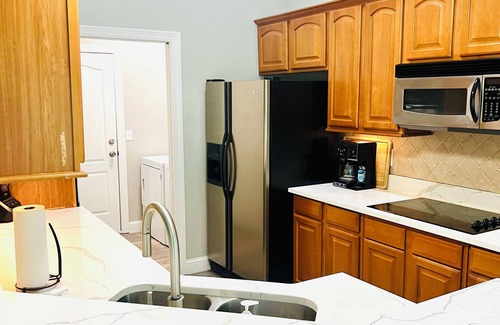 Grove House | Newly Remodeled Hotel with Pool & Lake Views for Families