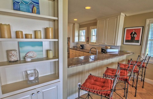 The Shores House | Beachfront Escape at Portofino: Rated 9.2/10 with Pool