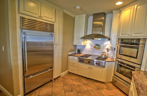 The Shores House | Beachfront Escape at Portofino: Rated 9.2/10 with Pool
