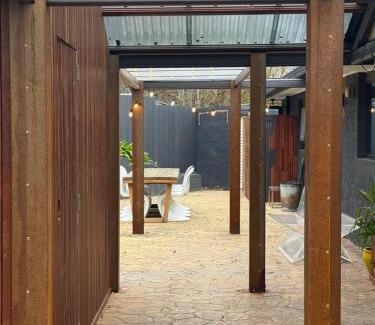 Bowral House | Relaxing Retreat at Home On The Hill - Bowral