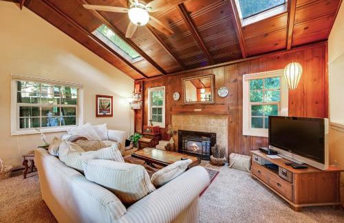 Guerneville House | Relax at Home on the Range: Pet and Child Friendly Retreat