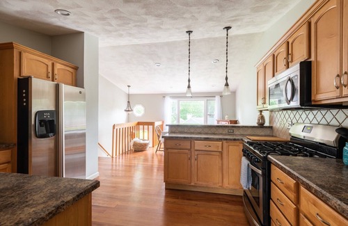 Narragansett House | Inviting Home Near River with Free Paddle Boards & Pool