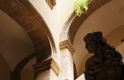 Niscemi Apartment | Home P & G 2 in the historic Sicilian palace