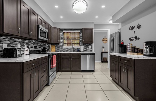 Lakeland House | Paradise Lakeland: Private Pool & Ocean View Retreat