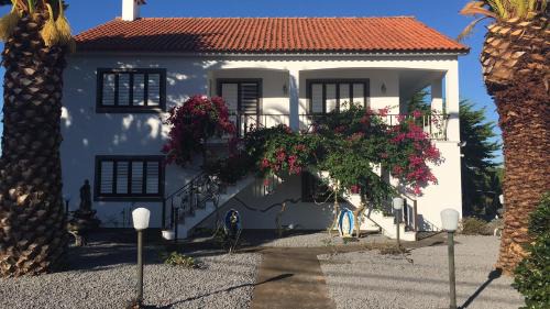 Madalena House | Pet-Friendly Retreat at Home Pico - Casa dos Cedros