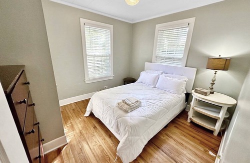 New Albany Cottage | Exceptional Retreat with Private Yard Near Downtown Trails