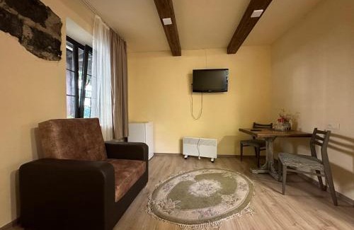 Vanadzor House | Cozy Home-Restaurant in Vanadzor with Pet-Friendly Options
