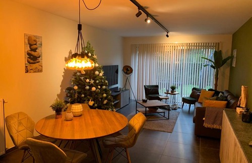 Westende Apartment | Ocean View Retreat for Families - Guest Rated 10/10