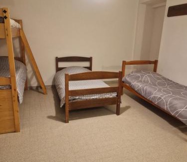 Martres-Tolosane Bed & Breakfast | Cozy Home Saint Roch: Child-Friendly with On-Site Dining