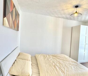 Cergy Apartment | Family-Friendly Home Seventy Guest House Awaits You