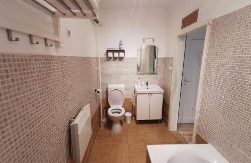 Szombathely Apartment | Relax at Home Sleep Home: Child-Friendly Comfort Awaiting