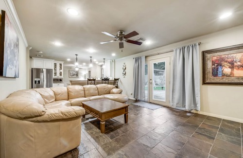Braeburn House | Top-Rated Spa Pool Haven Near MD Anderson and NRG