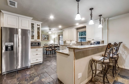 Braeburn House | Top-Rated Spa Pool Haven Near MD Anderson and NRG