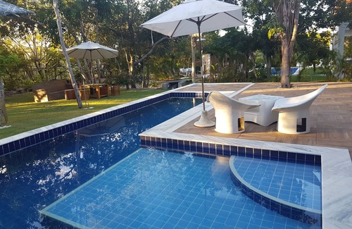 Guarajuba House | Discover Itacimirim: Five Suites with Oceanfront Views
