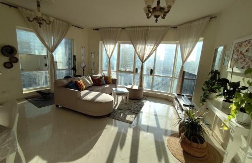 Al Majaz House | Cozy Home Stay for Female Guests - Guest Rated 9.8