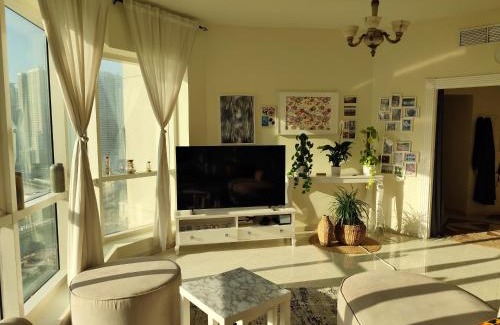 Al Majaz House | Cozy Home Stay for Female Guests - Guest Rated 9.8