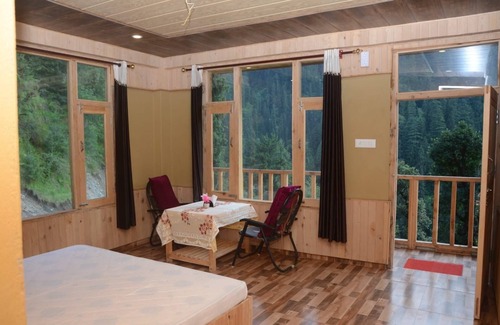 Shoja Cottage | Home Stay with 360 view@Mountain bliss cottage,Jibhi. 5kms away from Jalori Pass