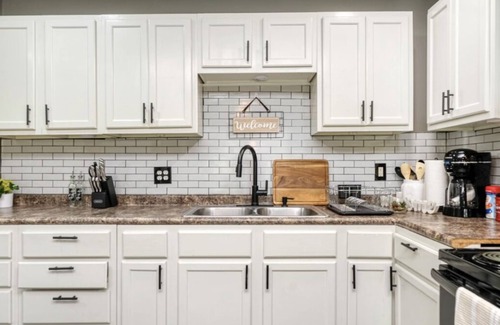 Normal House | Convenient Stay for Construction and Crew Workers