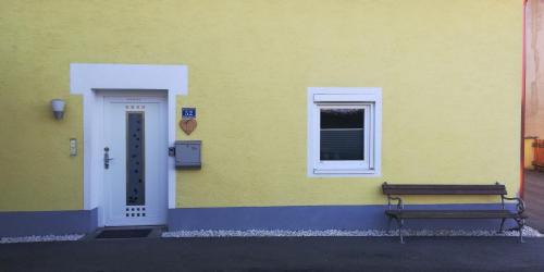 Ebenthal in Kaernten Apartment | Cozy Retreat: Home Sweet Home with Pool & Pet-Friendly Options