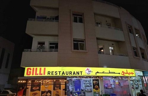 Old Dubai Apartment | Cozy Home Sweet Home Bed Space for Male Travelers