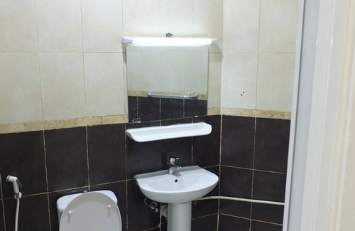 Old Dubai Apartment | Cozy Home Sweet Home Bed Space for Male Travelers