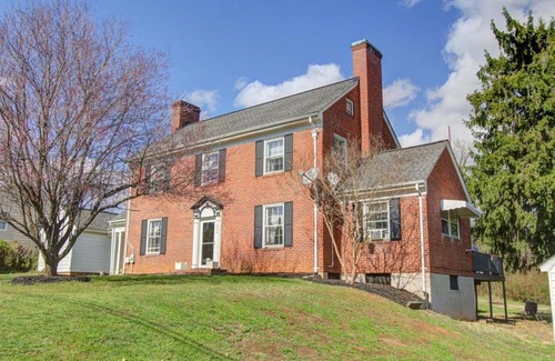 Lynchburg House | Cozy Suite Near Liberty University and Lynchburg Hospital