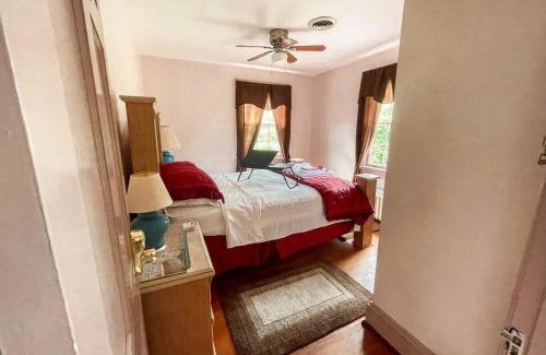 Lynchburg House | Convenient Suite #3 Near LU, Stadium & Lynchburg Hospital