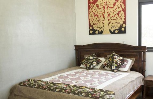 Jinhu House | Child-Friendly Home & Teak Residence - Rated 8/10 by Guests
