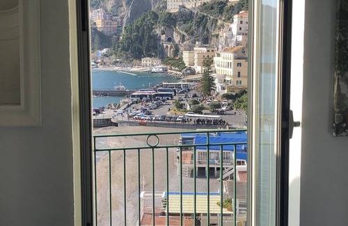 Amalfi House | Experience Oceanfront Bliss at Home: The Voice of the Sea