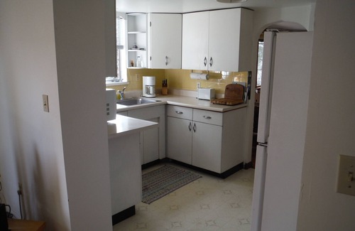Fort Montgomery House | Ideal Retreat for West Point Events with Kitchen & Breakfast