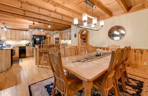 Waynesville Cabin | Relaxing Home with Indoor Spa Near Smoky Mountain Park