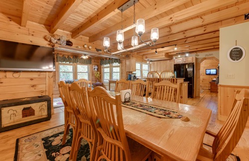 Waynesville Cabin | Relaxing Home with Indoor Spa Near Smoky Mountain Park