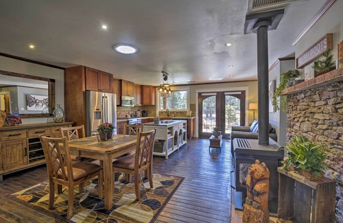 Mountainaire House | Relaxing Retreat with Hot Tub: Near NAU & Flagstaff!