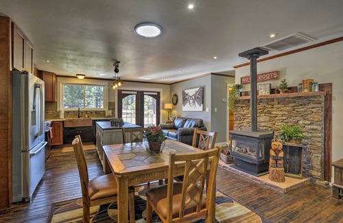 Mountainaire House | Relaxing Retreat with Hot Tub: Near NAU & Flagstaff!