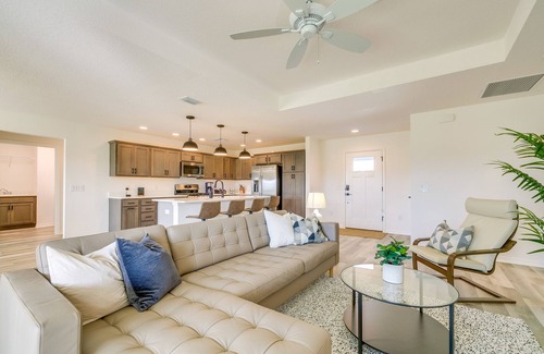 Okahumpka House | Newly Built Vacation Rental with Pool & Spa in The Villages