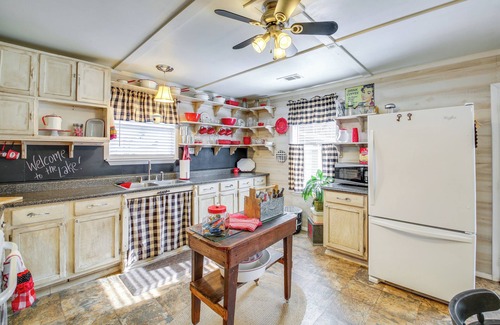 Mid America Cottage | Idyllic Retreat with Ouachita River & Lake Hamilton Access