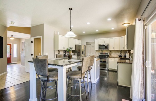 Commerce City House | Convenient Commerce City Getaway: Pet-Friendly & Spa Access