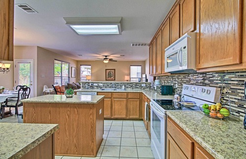 San Antonio House | Ideal Home with Patio Near SeaWorld & Lackland AFB