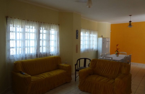 Jardim Imperador House | Cozy Home with Pool and Pet-Friendly Amenities in Peruibe