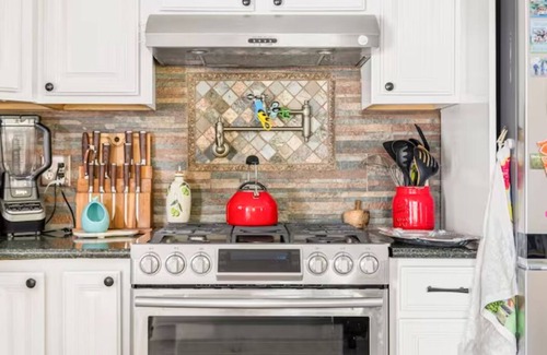 Gulfport House | Convenient Retreat Near St Petersburg Downtown & Beach
