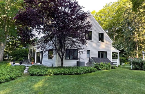Old Lyme House | Endless Oceanfront Retreat | Rated 10/10 for Relaxation!