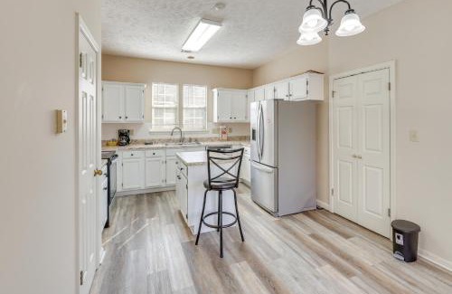 Gunter Afs House | Home with Fenced Yard about 12 Mi to Dtwn Montgomery