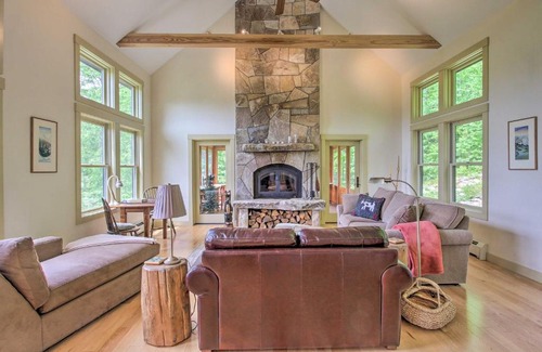Jackson House | Cozy Retreat with Fire Pit, 7 Mi to Attitash Resort