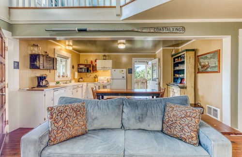Florence Cottage | Inviting Retreat with Hot Tub & Beach Access - Dogs Welcome