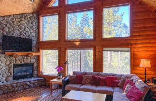 Country Club Estates House | Enjoy a Family Getaway at South Lake Tahoe with Pool