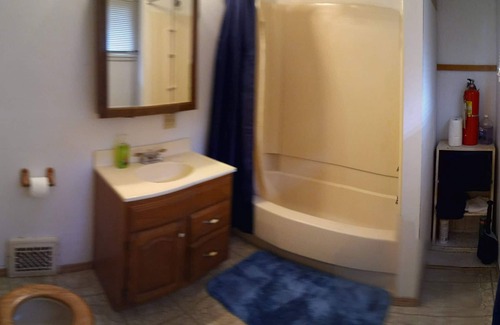 South Bend House | Cozy Haven with Porch Swing Near Notre Dame - 8.6/10 Rating
